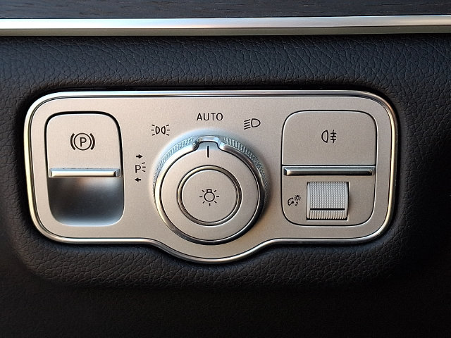 Used 2020 Mercedes-Benz GLS 450 4MATIC image 9