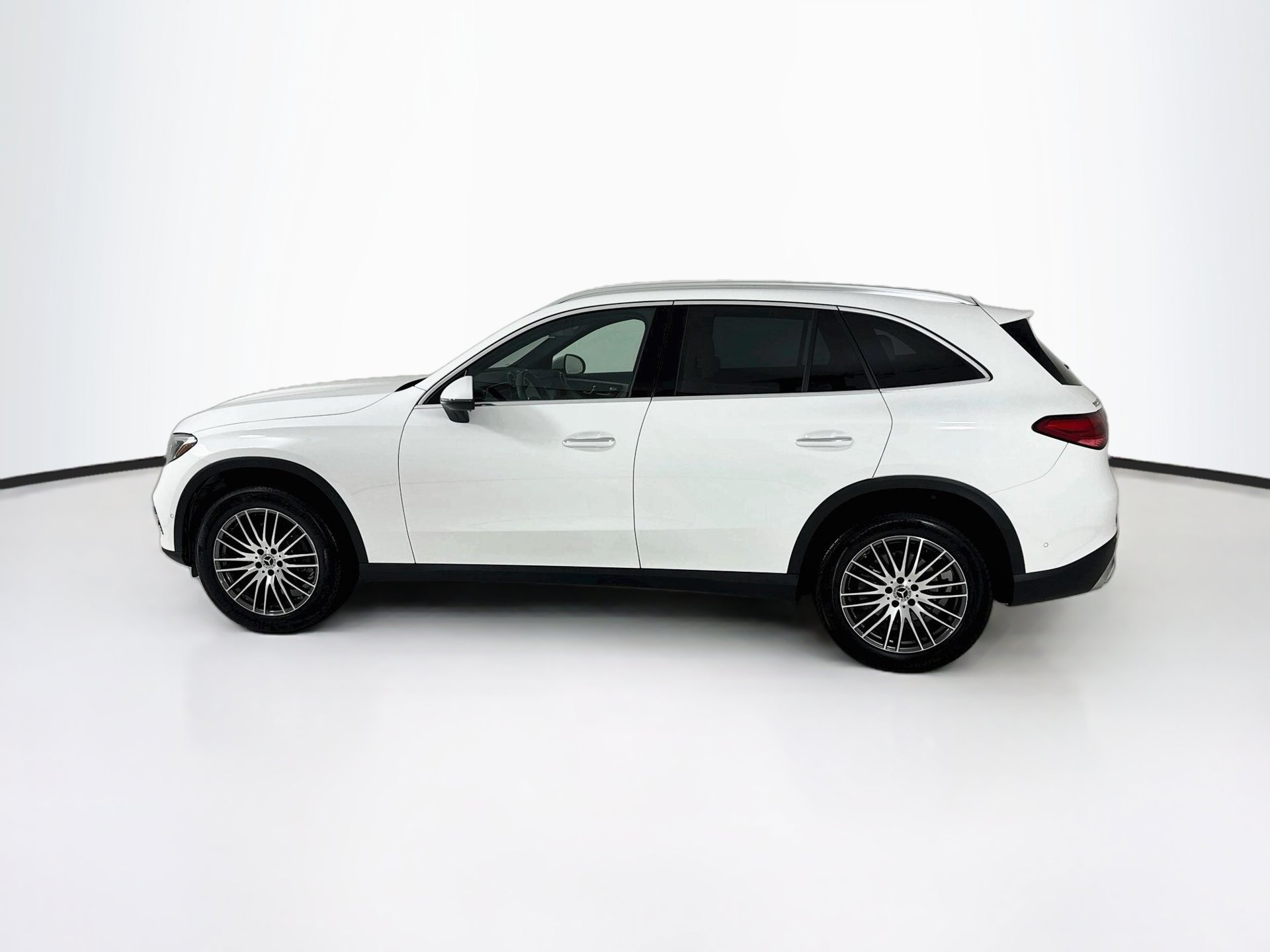 Certified 2025 Mercedes-Benz GLC 300 image 5