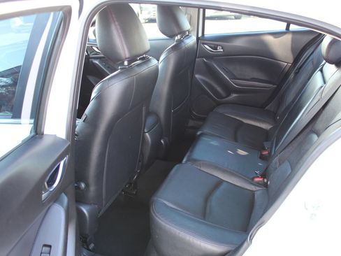Used 2014 MAZDA MAZDA3 s Grand Touring w/ Technology Package FWD image 12