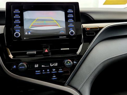 Used 2024 Toyota Camry SE w/ Cold Weather Package image 32