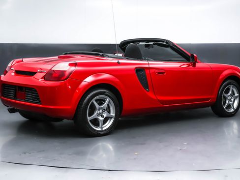 Used 2001 Toyota MR2 image 3