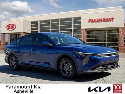 New 2025 Kia K4 LXS
