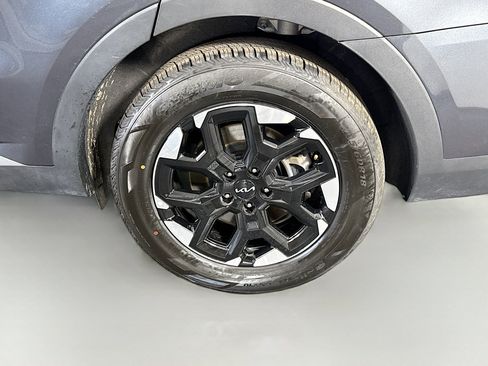 Used 2024 Kia Sorento S image 37