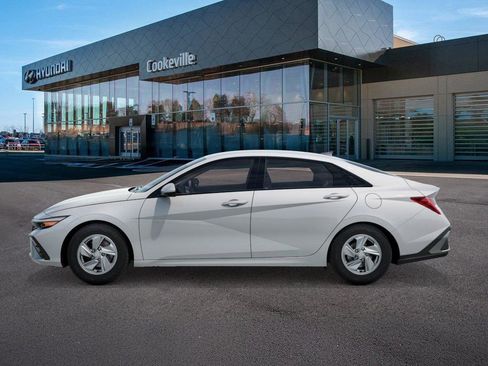 New 2026 Hyundai Elantra SE image 3