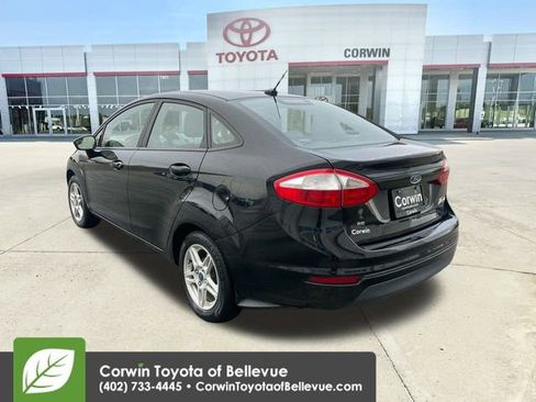 Used 2017 Ford Fiesta SE image 6