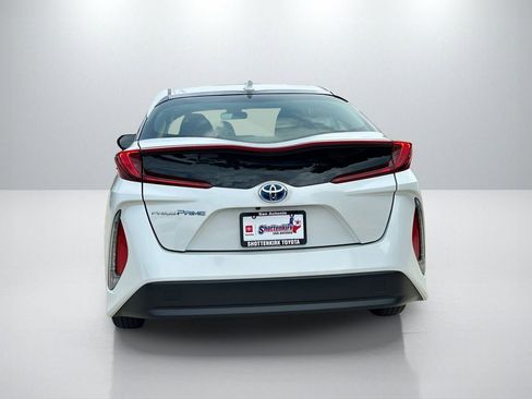 Used 2022 Toyota Prius Prime LE FWD image 6