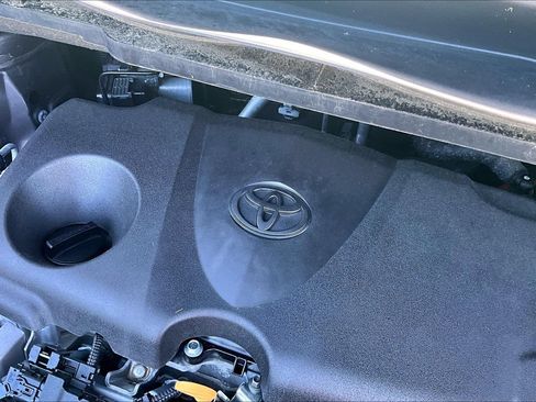 Used 2021 Toyota Sienna XLE FWD image 31