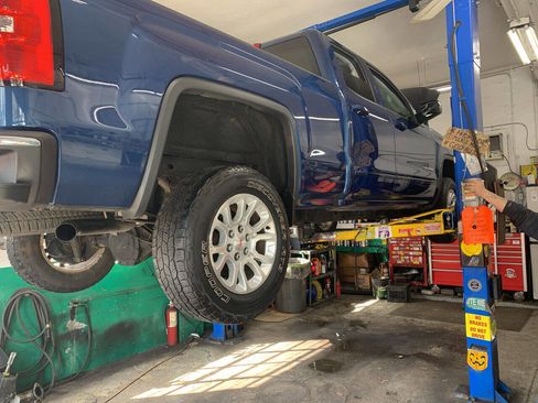 Used 2016 GMC Sierra 1500 SLE w/ SLE Value Package image 4