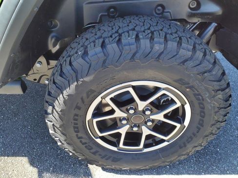 New 2025 Jeep Wrangler Unlimited Rubicon image 8