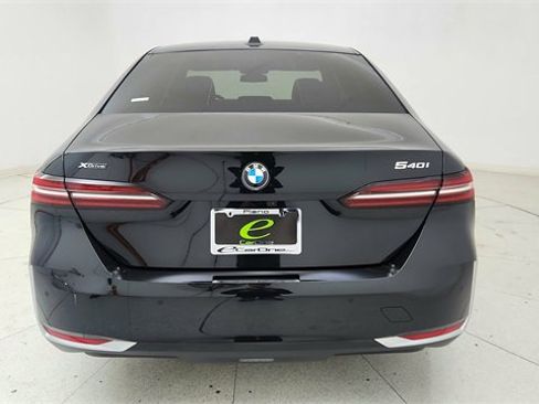 Used 2025 BMW 540i xDrive image 5