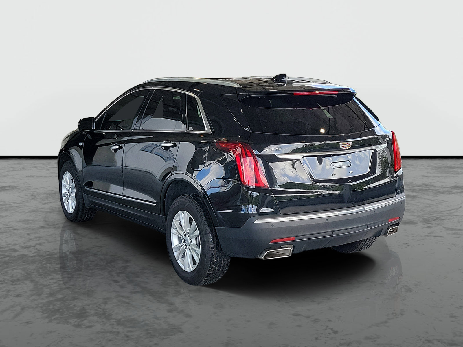 Used 2023 Cadillac XT5 Luxury FWD image 3