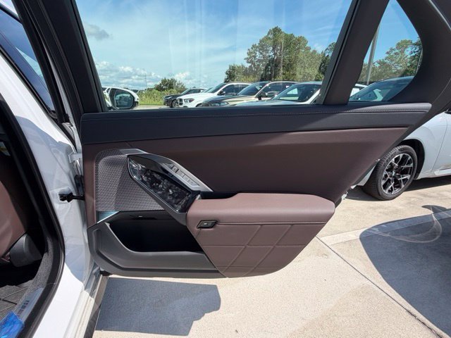 Used 2026 BMW 740i w/ Premium Package RWD image 21