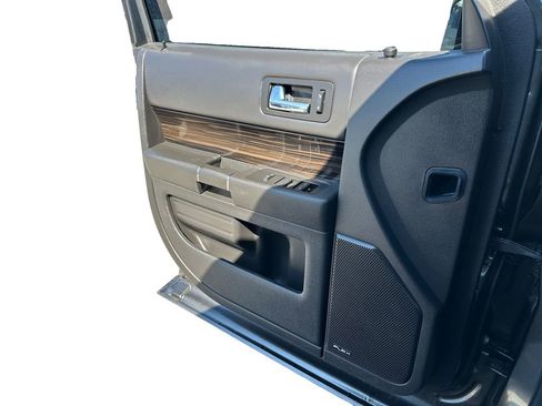 Used 2019 Ford Flex SEL image 18