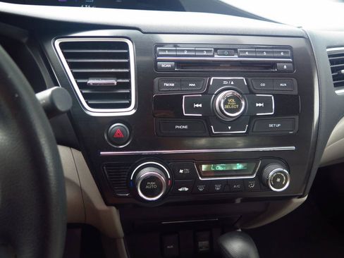 Used 2013 Honda Civic Hybrid Sedan image 15