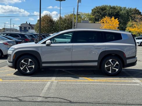 New 2026 Hyundai Ioniq 9 SE image 2