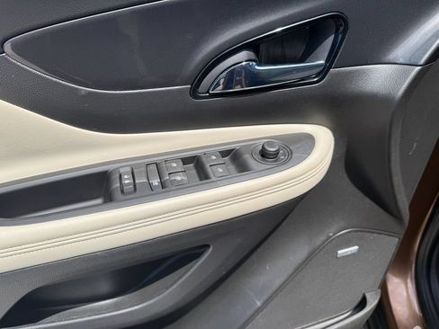 Used 2017 Buick Encore Premium AWD/4WD image 17