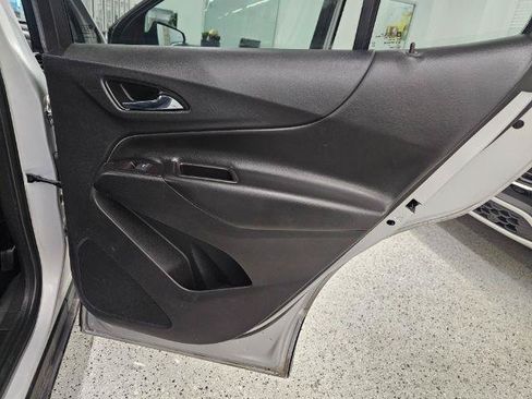 Used 2020 Chevrolet Equinox LT w/ Driver Convenience Package FWD image 29