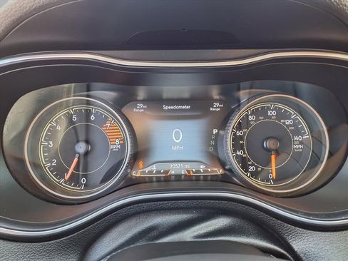 Used 2019 Jeep Cherokee Trailhawk w/ Cold Weather Group image 15