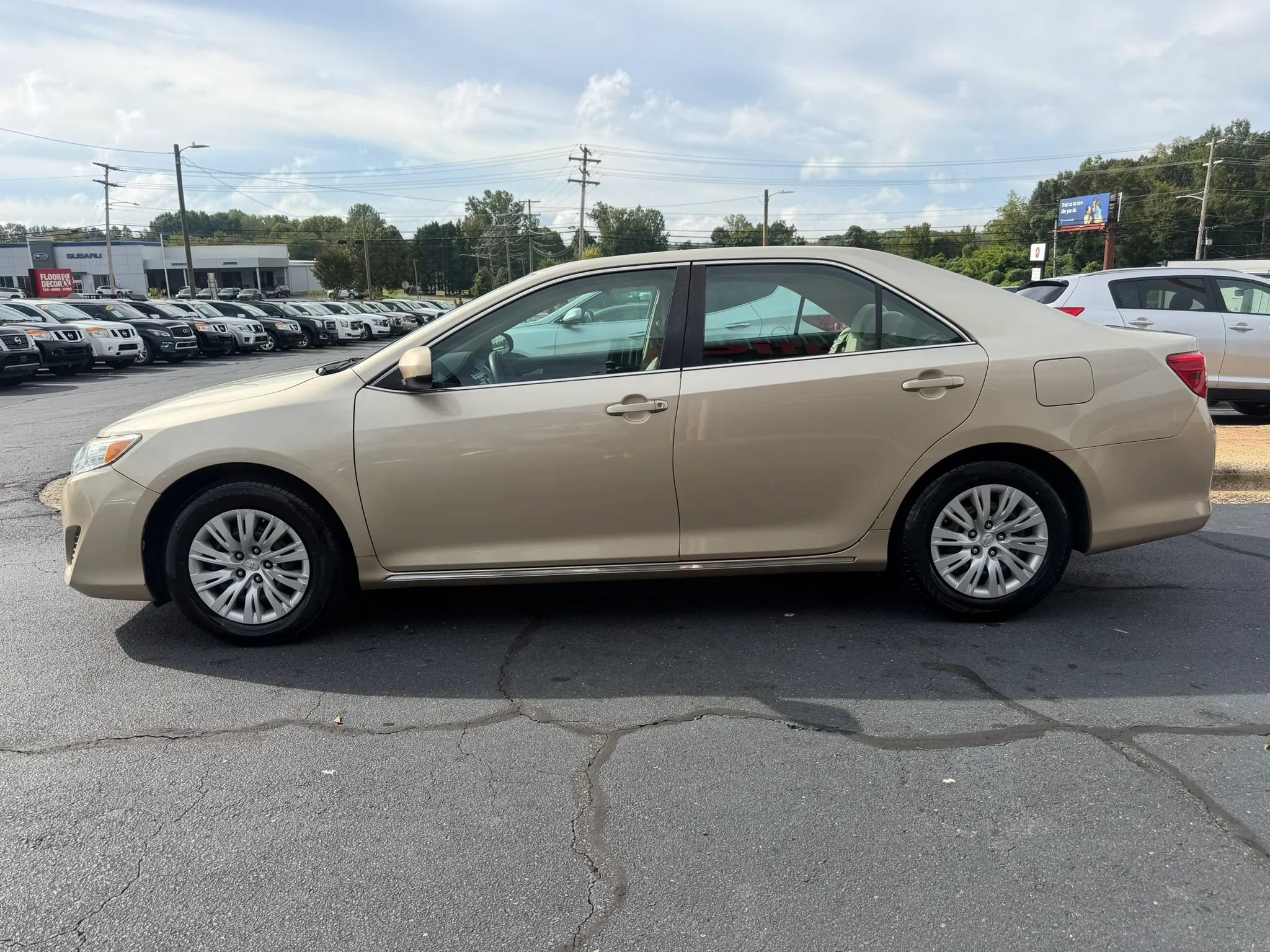 Used 2012 Toyota Camry LE FWD image 4