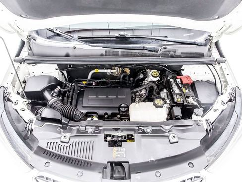 Used 2021 Buick Encore Preferred w/ Safety Package II FWD image 39