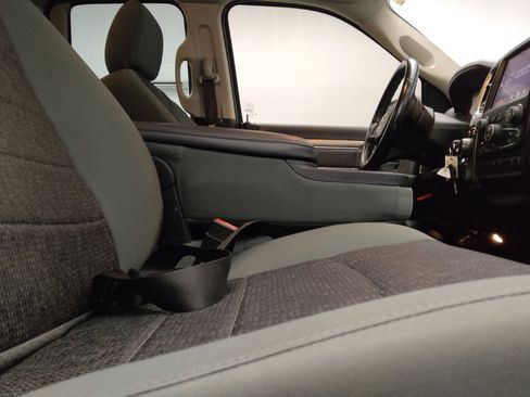 Used 2017 RAM 1500 Big Horn RWD image 21