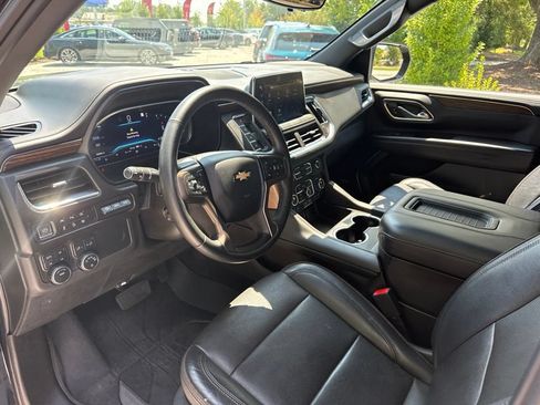Used 2023 Chevrolet Suburban High Country AWD/4WD image 10