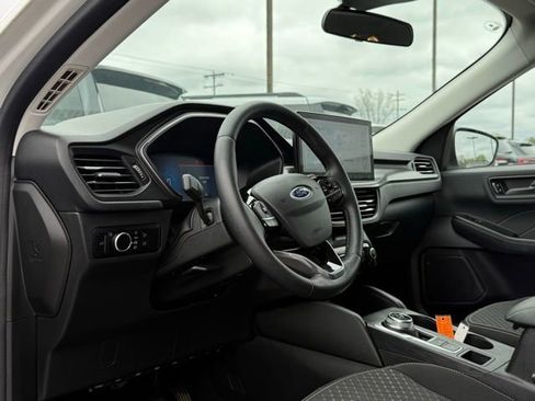 Used 2023 Ford Escape Active w/ Tech Pack #1 AWD/4WD image 14