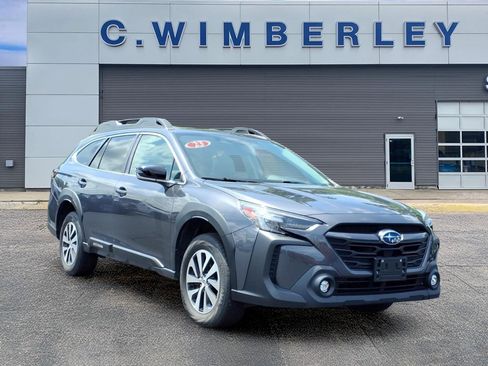 Used 2023 Subaru Outback Premium AWD/4WD image 1