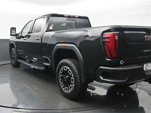 New 2025 GMC Sierra 2500 Denali w/ Denali Reserve Package image 4