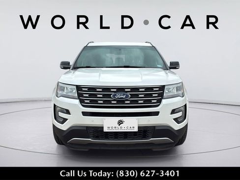 Used 2016 Ford Explorer XLT w/ Equipment Group 202A image 9