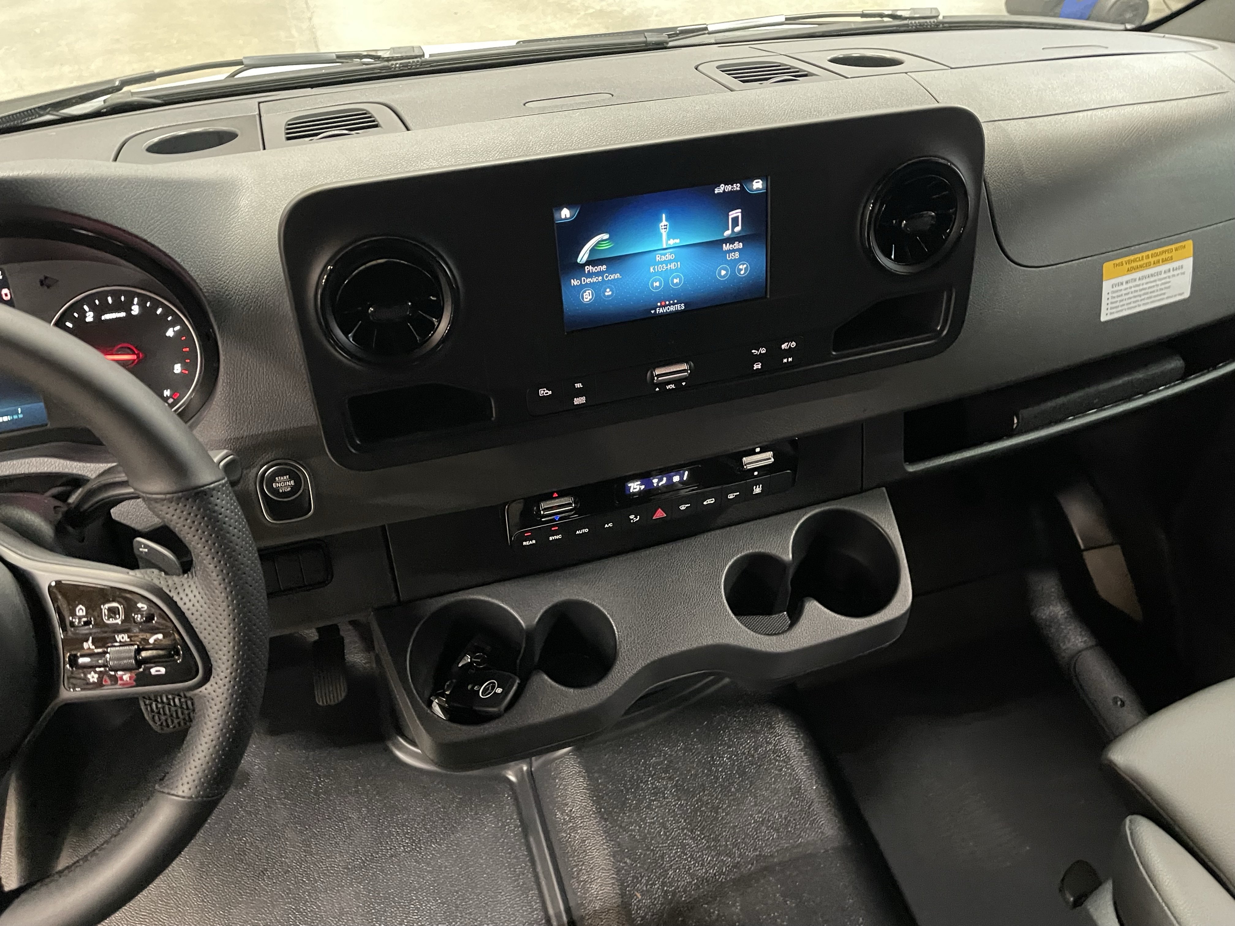 Used 2024 Mercedes-Benz Sprinter 2500 image 20