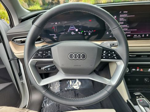 Used 2025 Audi Q5 Premium Plus w/ Premium Plus AWD/4WD image 30