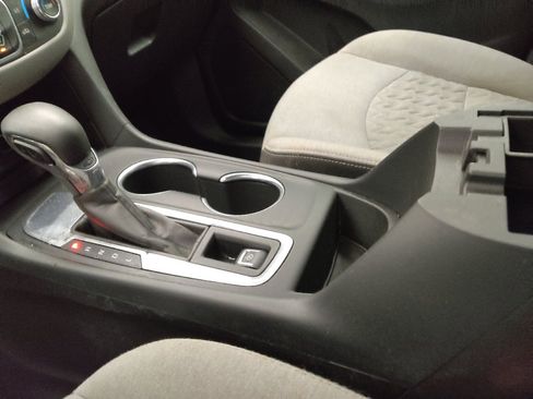 Used 2024 Chevrolet Equinox LS w/ Midnight Edition FWD image 26