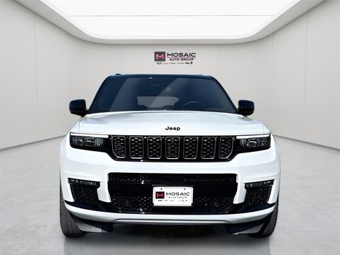 Used 2024 Jeep Grand Cherokee L Summit w/ High Altitude Package image 2