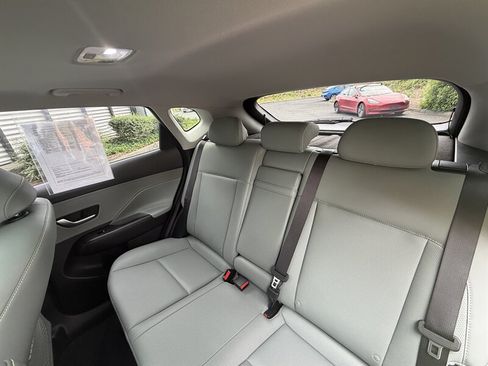 Used 2024 Hyundai Kona Limited FWD image 18