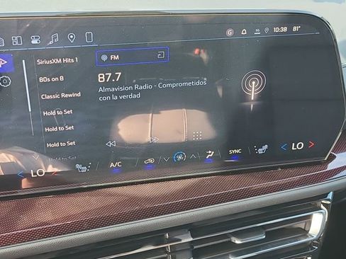 New 2026 Chevrolet Traverse Z71 w/ Enhanced Driving Package AWD/4WD image 32