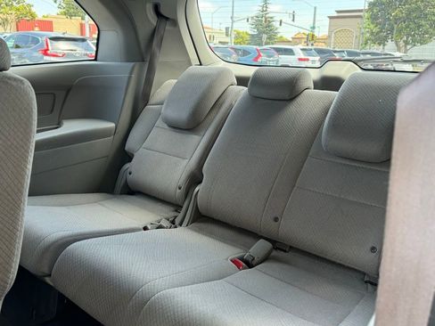 Used 2016 Honda Odyssey SE image 16