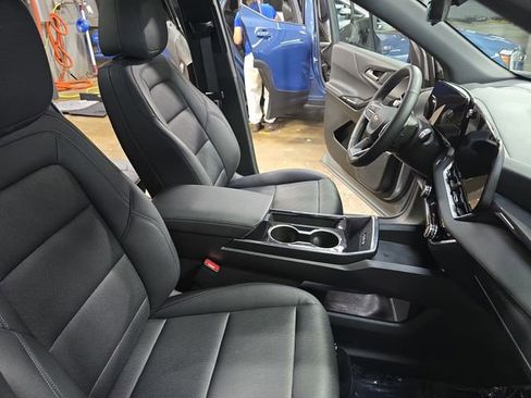 Used 2025 Chevrolet Equinox LT w/ Convenience Package II AWD/4WD image 12