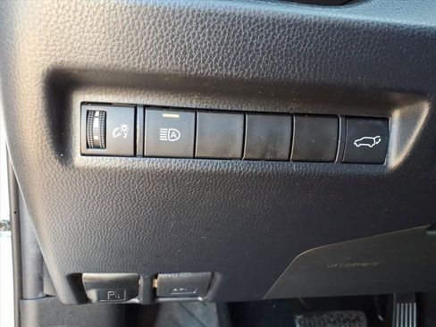 Certified 2020 Toyota RAV4 XLE w/ Convenience Package FWD image 20