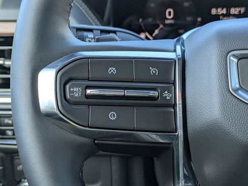 Used 2025 GMC Yukon XL Denali AWD/4WD image 27