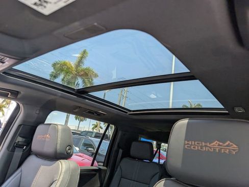 New 2026 Chevrolet Suburban High Country AWD/4WD image 10