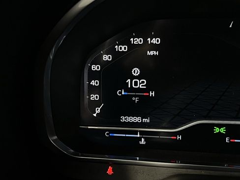 Used 2023 GMC Yukon XL AT4 image 16