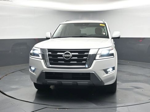 Used 2023 Nissan Armada SL w/ Captain's Chairs Package image 8