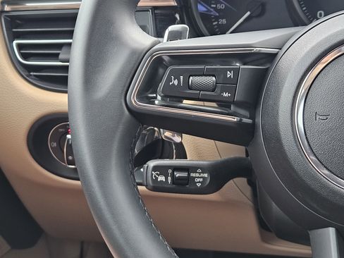 Certified 2025 Porsche Macan image 26