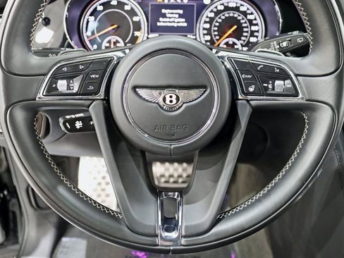Used 2019 Bentley Bentayga image 15