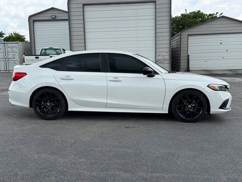 Used 2023 Honda Civic Sport image 4
