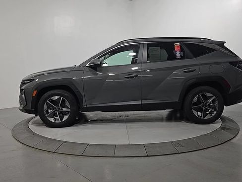Certified 2025 Hyundai Tucson SEL AWD/4WD image 2