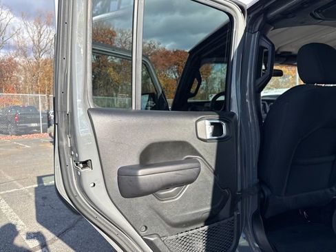 Used 2021 Jeep Wrangler Unlimited Sport image 32