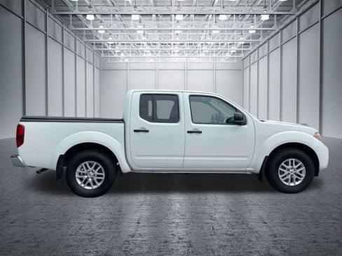 Used 2021 Nissan Frontier SV RWD image 5