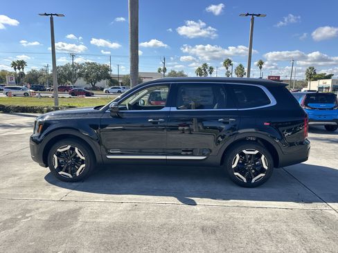 New 2025 Kia Telluride S image 9